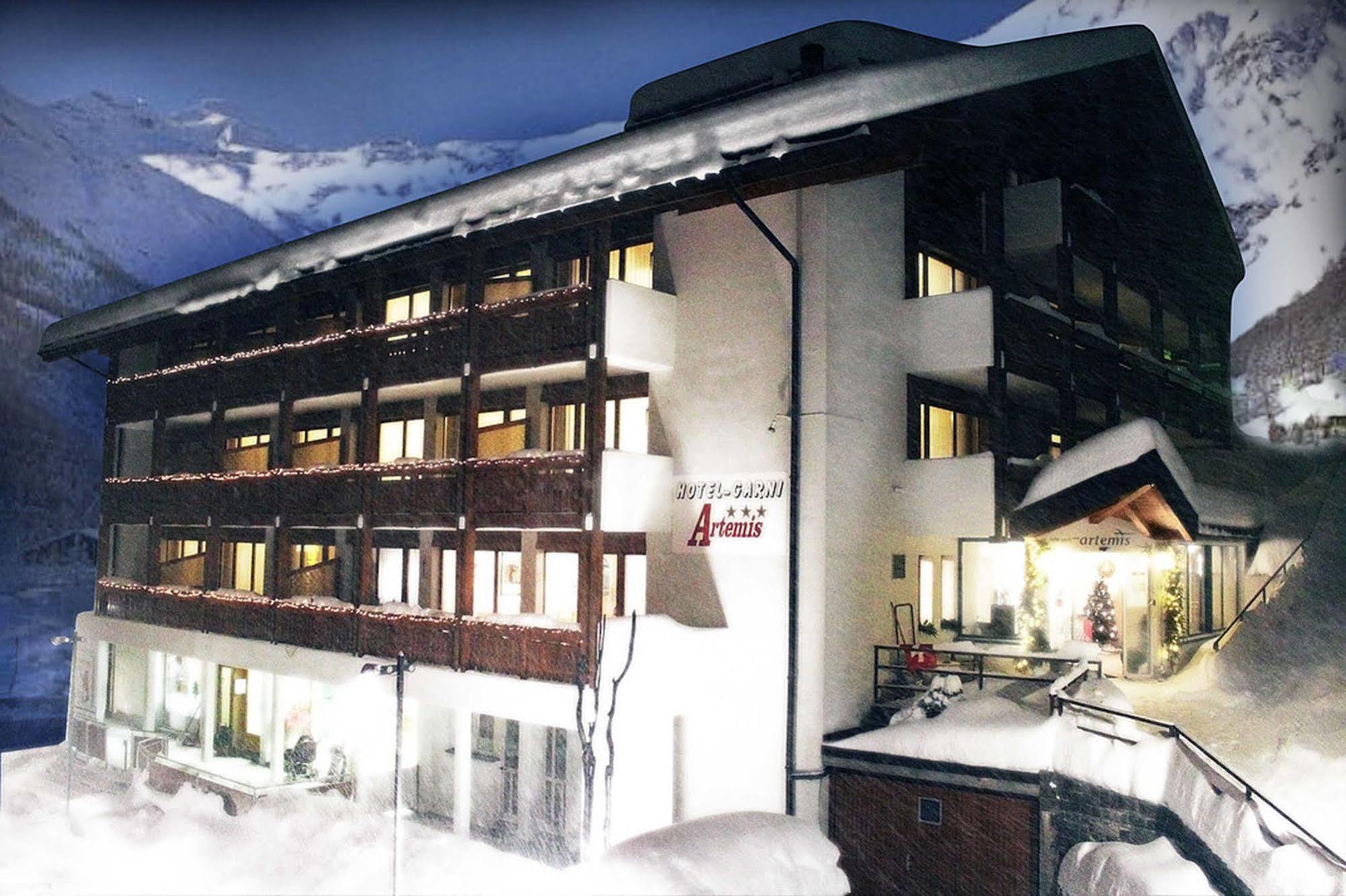 GABRIEL Hotel und Restaurant Scuol Exterior foto