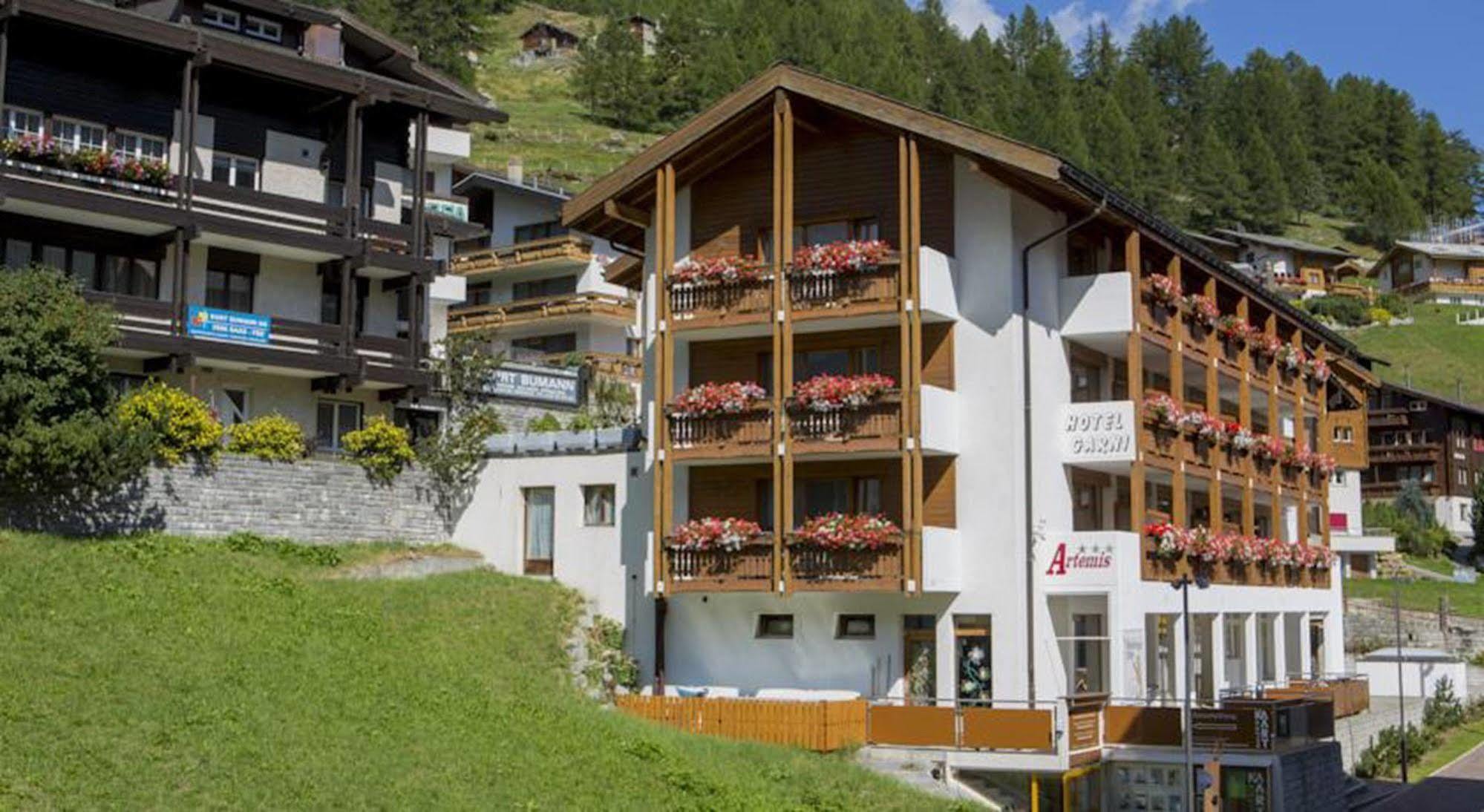 GABRIEL Hotel und Restaurant Scuol Exterior foto