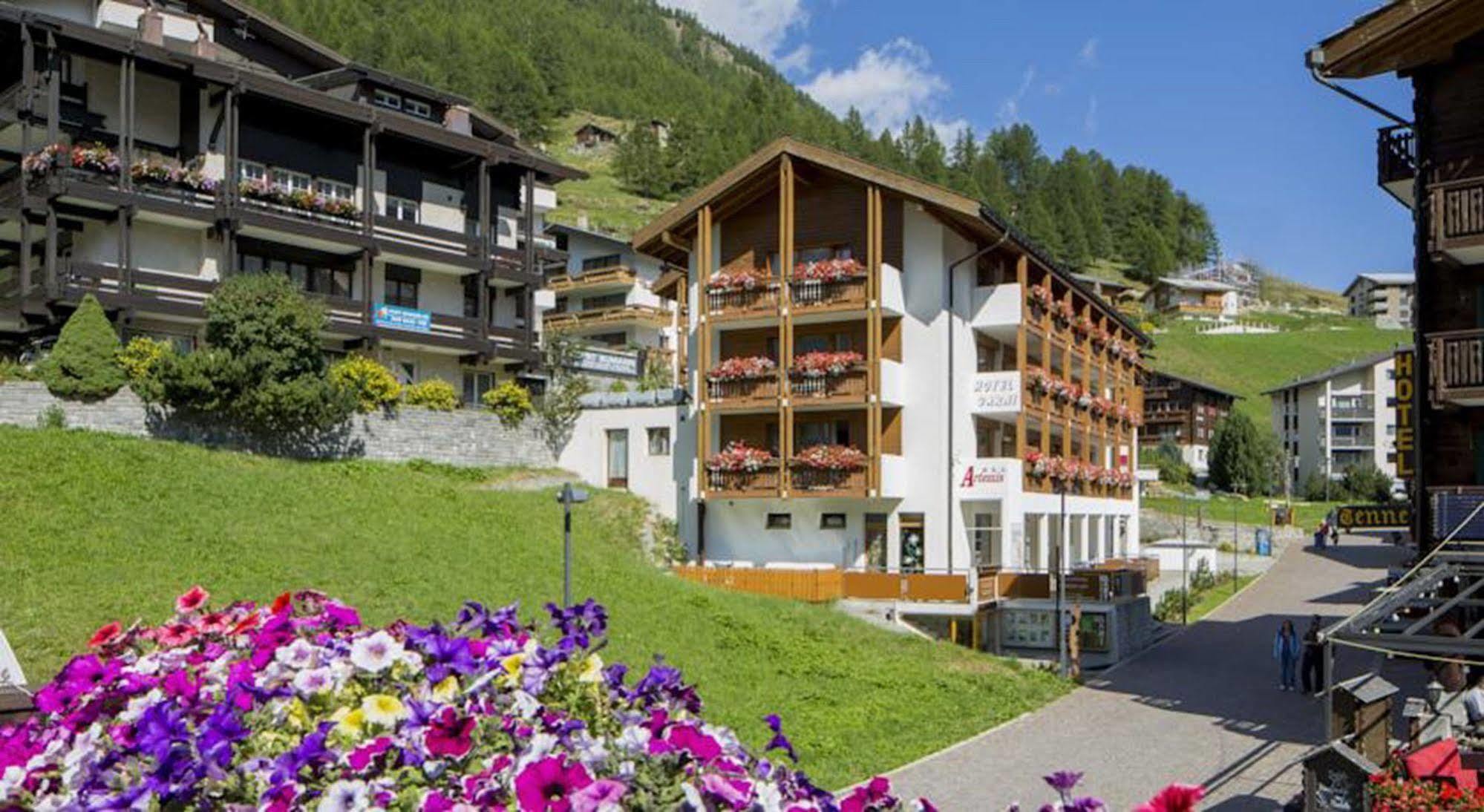 GABRIEL Hotel und Restaurant Scuol Exterior foto