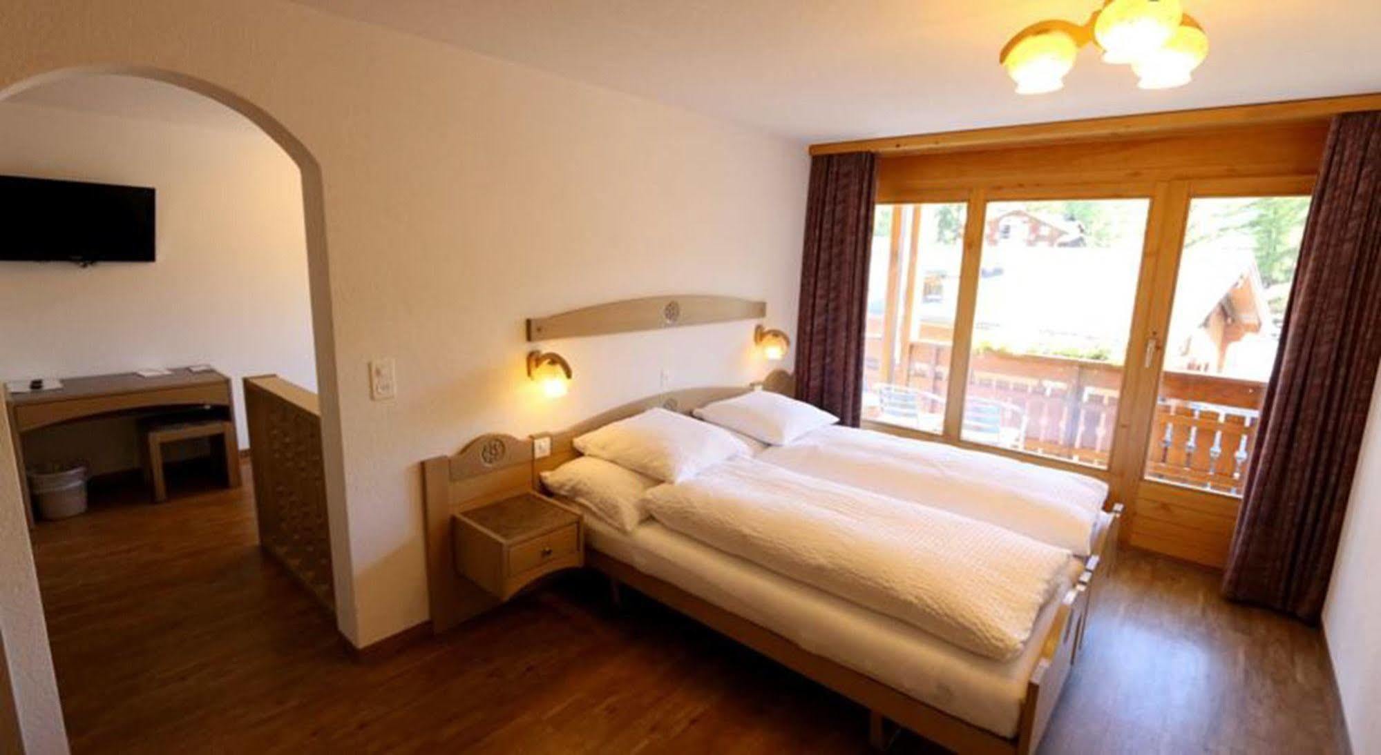 GABRIEL Hotel und Restaurant Scuol Exterior foto